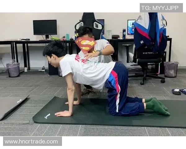 LNG战队边路渗透战术解析与实战应用探讨